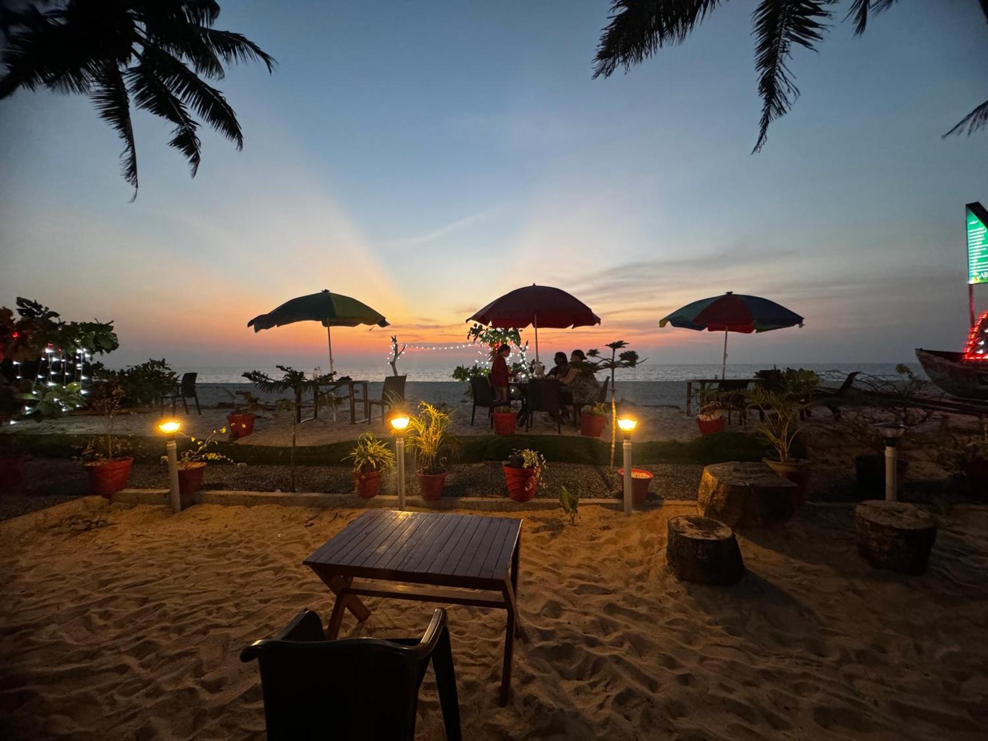 Alivious Beach Homestay Alappuzha Eksteriør billede