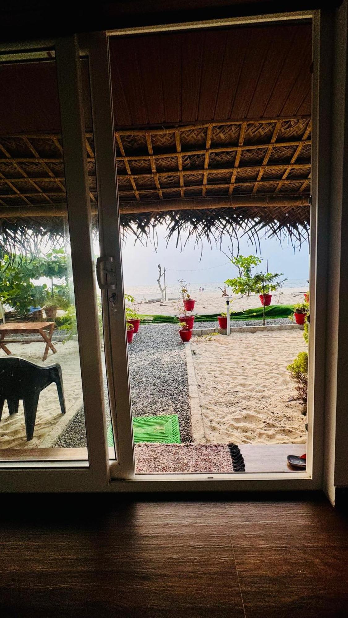 Alivious Beach Homestay Alappuzha Eksteriør billede